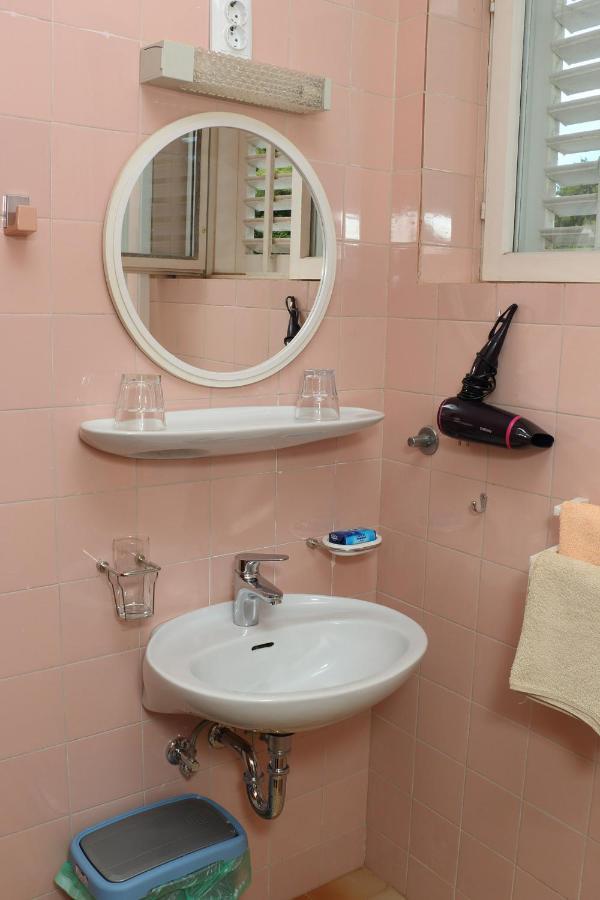 Apartment For One Person Kukljica Εξωτερικό φωτογραφία